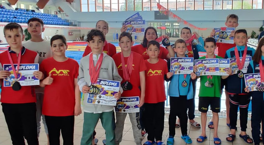 Numeroase medalii pentru înotătorii de la CSM Pitești la o competiție internațională