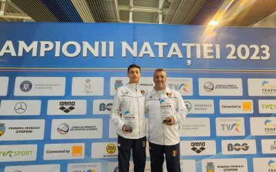 Sportivul Theodor Proca și antrenorul Viorel Ciobanu, premiați de Federația Română de Natație